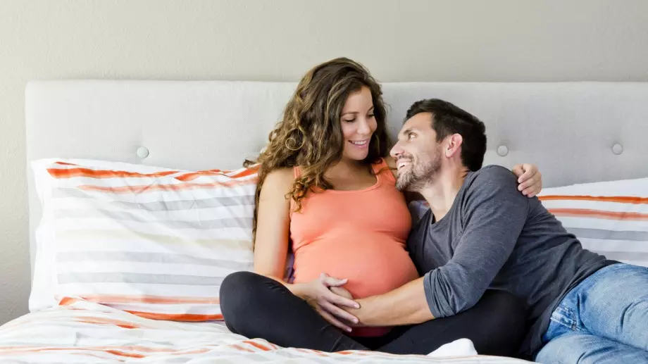 Мъже, уважавайте и ценете жената, която носи вашето дете - тя е специална