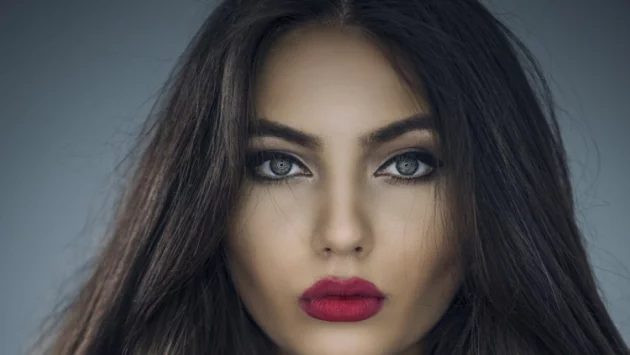 Мъжкият гръб е родил силните жени. Или липсата му