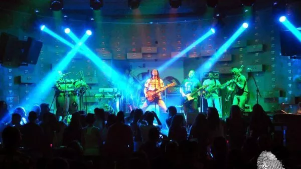 20 години На тъмно