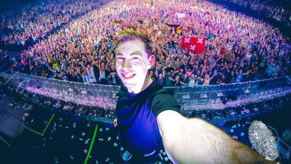 Top 100 DJs World Tour