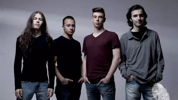 4 години Impade