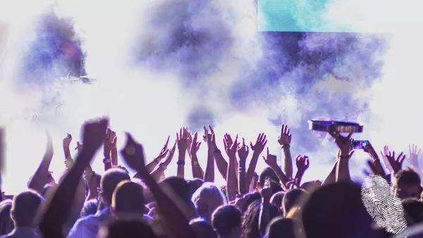 16 години H.M.S.U.