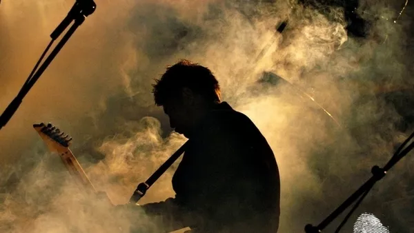 Целият свят е (музикална) сцена