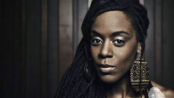 Akua Naru или поезията като рап