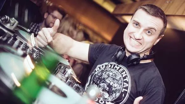 Twister aka Vinyl Cat