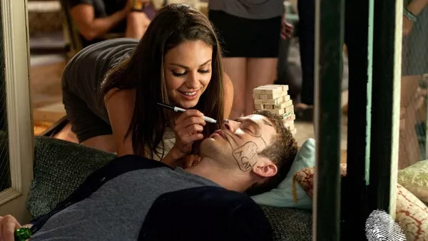 По приятелски