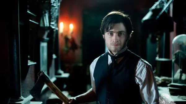 Жената в черно