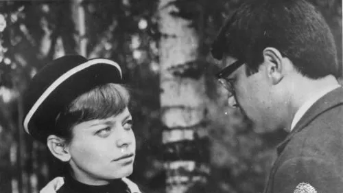 По тротоара