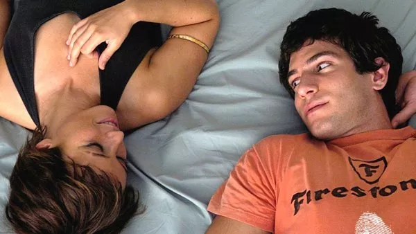 Тъмно синьо почти черно