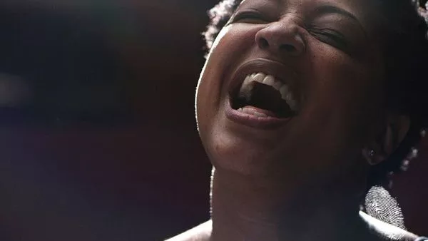 На крачка от славата