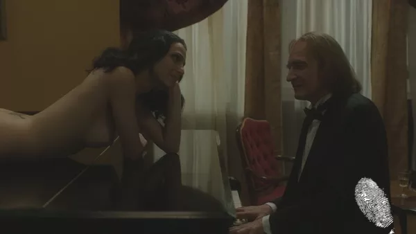 Стаята с пианото