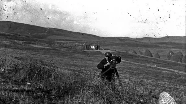 Празнуване на рожден ден - Една балканска история без думи
