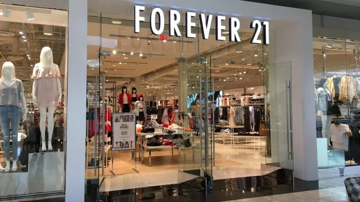 Търговецът на дрехи Forever 21 подава молба за фалит