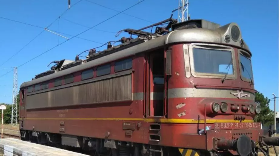 Сливат пътническите и товарни превози в Национална компания БДЖ