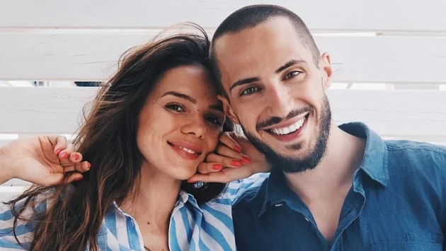 Наум Шопов и Теа разкриха пола на бебето си (видео)