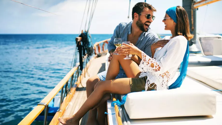 Една зодия ще се ВЛЮБИ в хороскопа за 6 юли