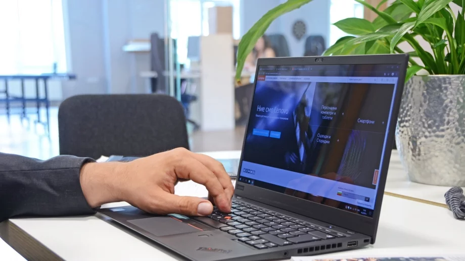 За девето поредно тримесечие Lenovo отбеляза силен ръст на печалбата