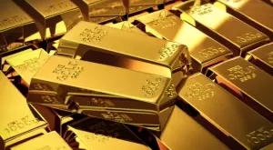 Златото поскъпна до 9-годишен връх, гони нов рекорд