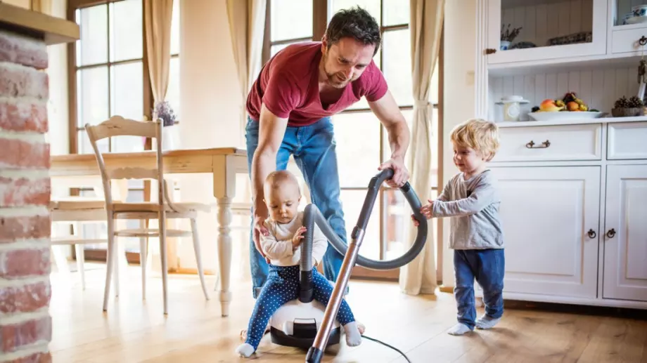 Виц на деня: Баща на три деца