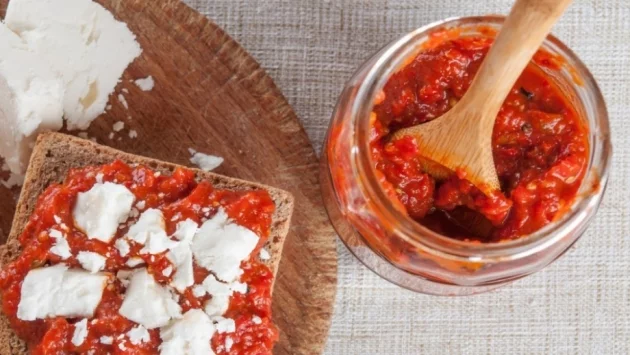 Най-вкусната домашна лютеница 