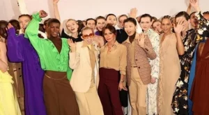 Колекцията на Виктория Бекъм за Пролет/Лято 2020 - в духа на 70-те