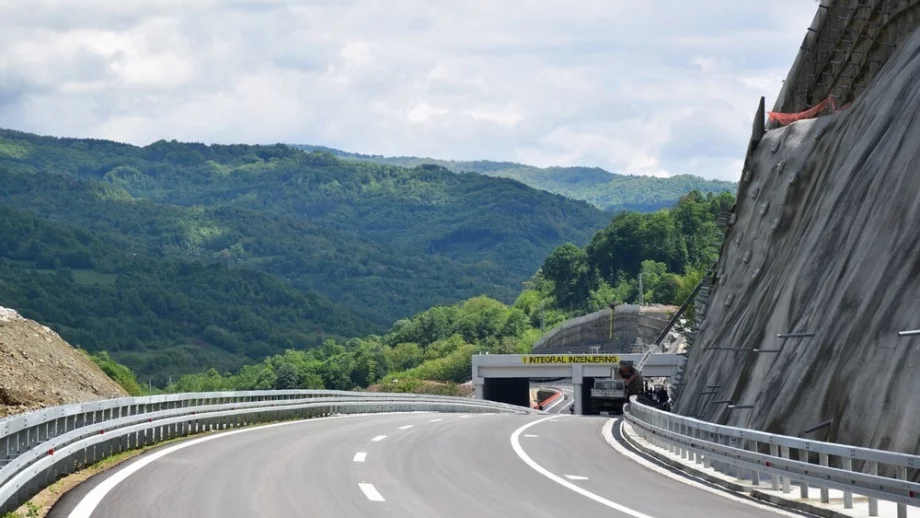 До месец Сърбия завършва магистралата до България