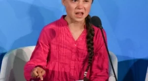 Тунберг към световните лидери: Екосистемата колабира, а вие говорите само за пари