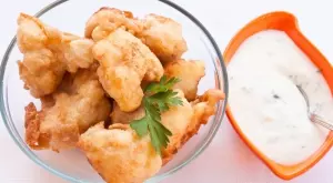 Хрупкави "крилца" от карфиол, на които няма да устоите