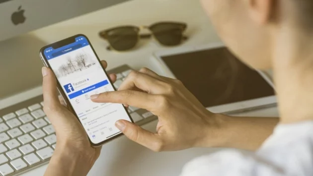 Facebook ще ни дава и модни съвети