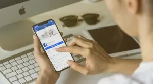 Виц на деня: Мама ми иска приятелство във Facebook