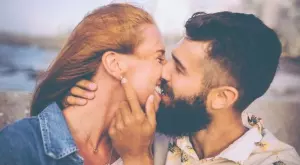 15 признака, че той е лудо влюбен 