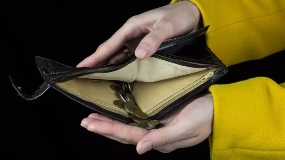 Локдаунът поставя дилемата: Ядене или компютър