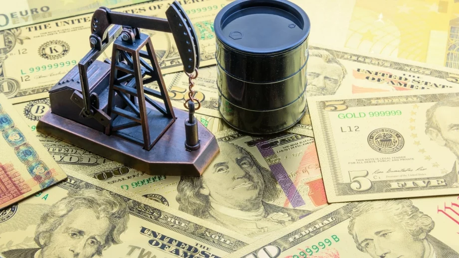 САЩ притиска Китай да спре да купува ирански петрол