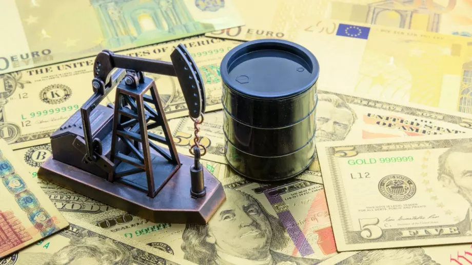 Намеренията за ембарго вдигнаха още цените на нефта