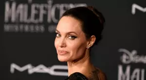 Анджелина Джоли за новата ѝ работа: Вероятно ще загубя пари (СНИМКИ)