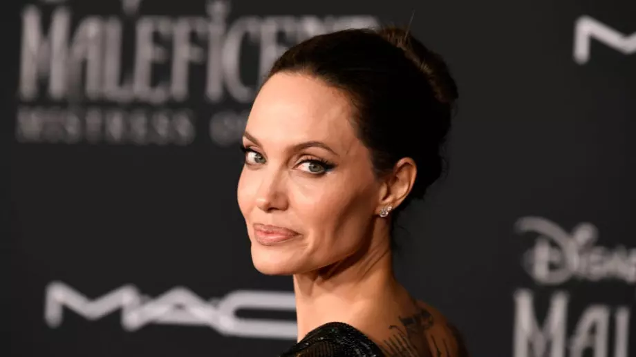 Анджелина Джоли за новата ѝ работа: Вероятно ще загубя пари (СНИМКИ)