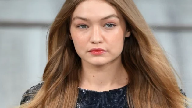 Джиджи Хадид изгони натрапница от ревю на Chanel (снимки)