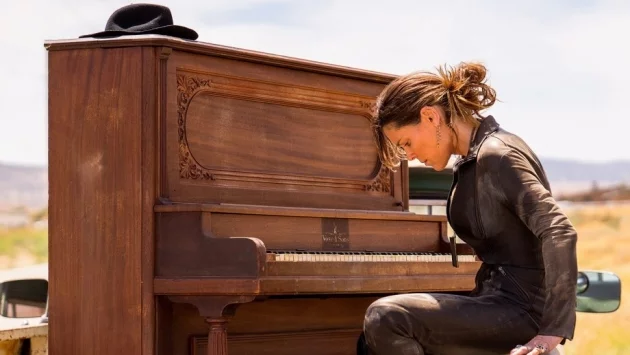 Бет Харт пусна новия си албум (видео)