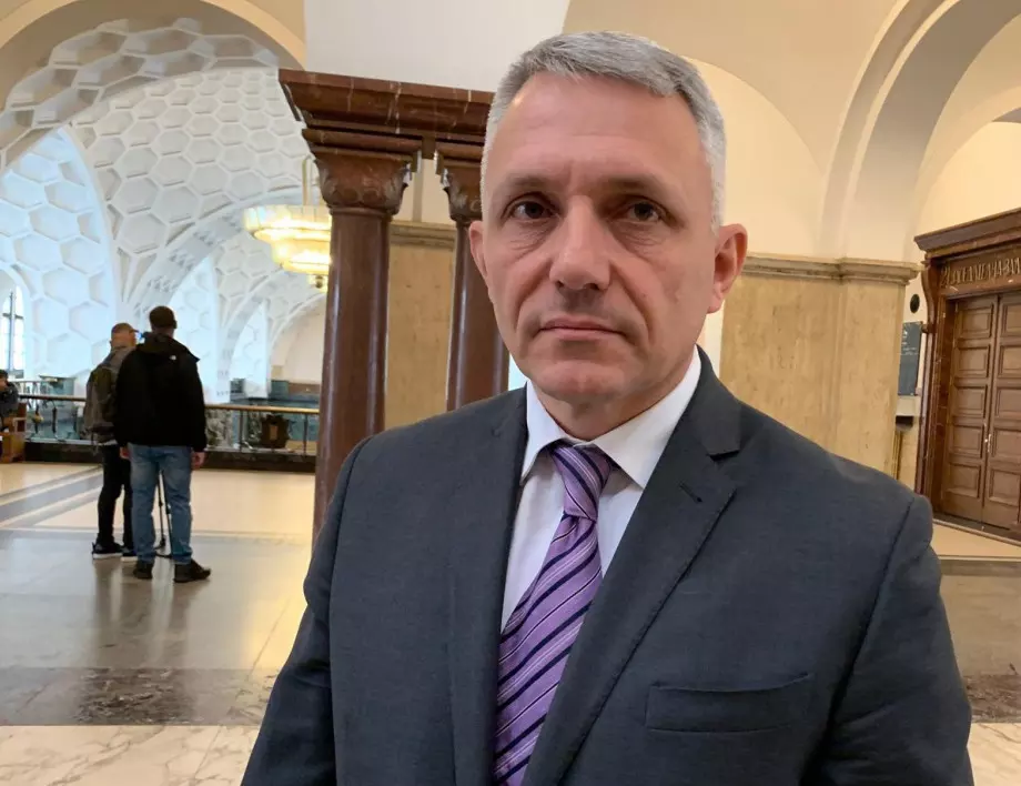 Николай Хаджигенов с документи: 82 опозиционери са били подслушвани 