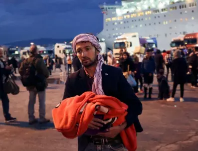 Броят на загиналите мигранти край бреговете на Италия нарасна на 63 