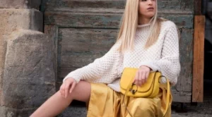 In love: Пола с пуловер 