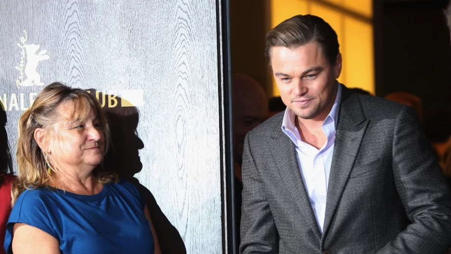 5 богати знаменитости, отгледани от самотни майки