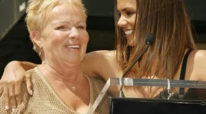 Холивудските звезди, които са отгледани от самотни майки