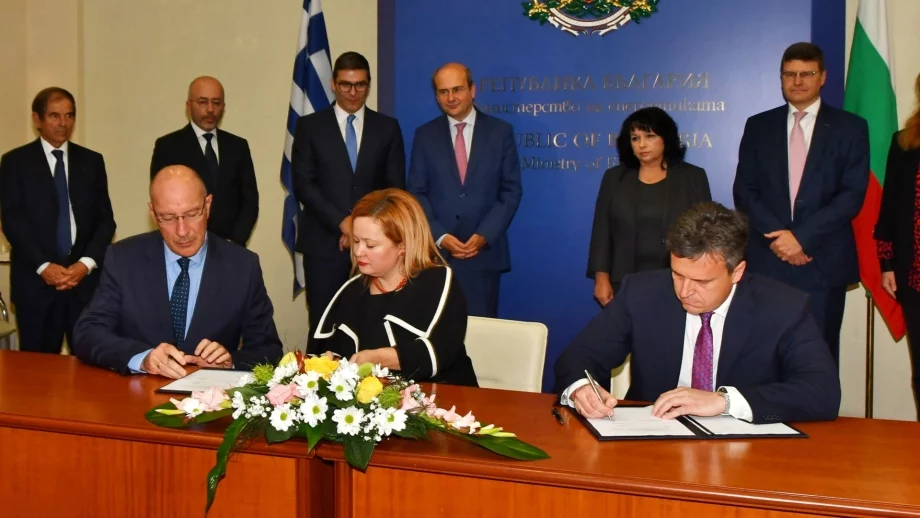 Газовата връзка с Гърция продължава да напредва устремно