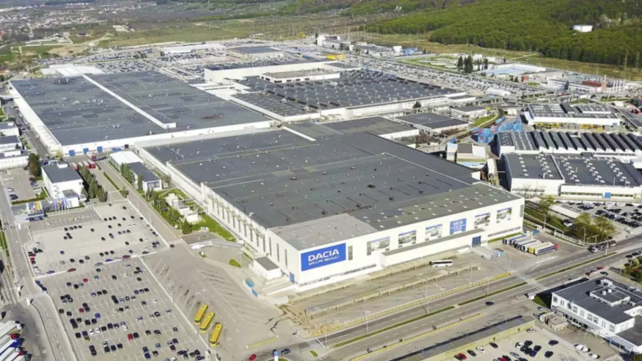 Заводът на Dacia в Румъния оставя без работа 1100 служители