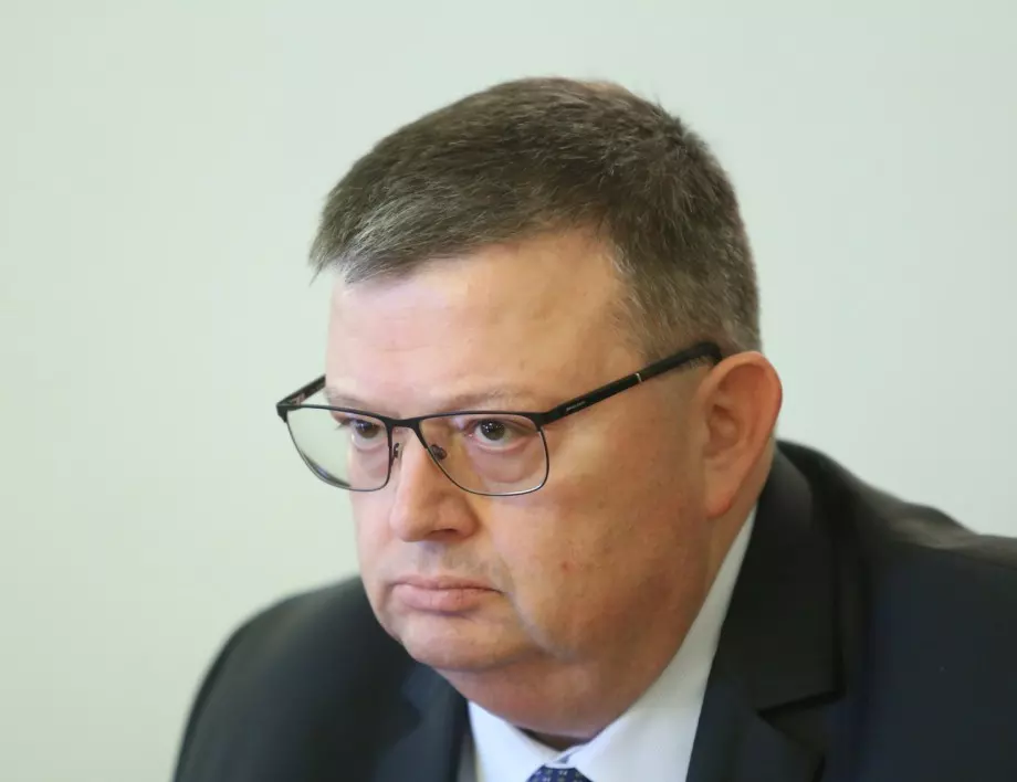Цацаров отново ще е прокурор във ВКП, която го проверява
