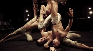 Зрелищна акробатика и протест срещу безразличието за финала на ONE DANCE WEEK