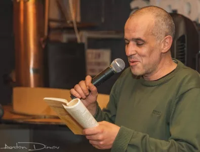 Тома Марков: Поезията е единственото изкуство, което ни помага да не се побъркаме