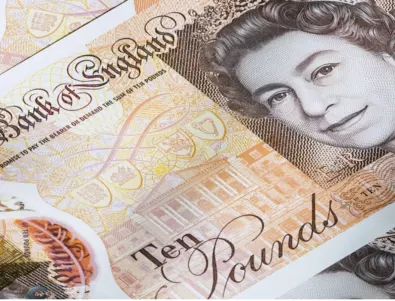 Британската лира удари историческо дъно спрямо долара