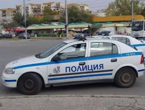 Задържаха 5-има души, "изпрали" 900 000 евро
